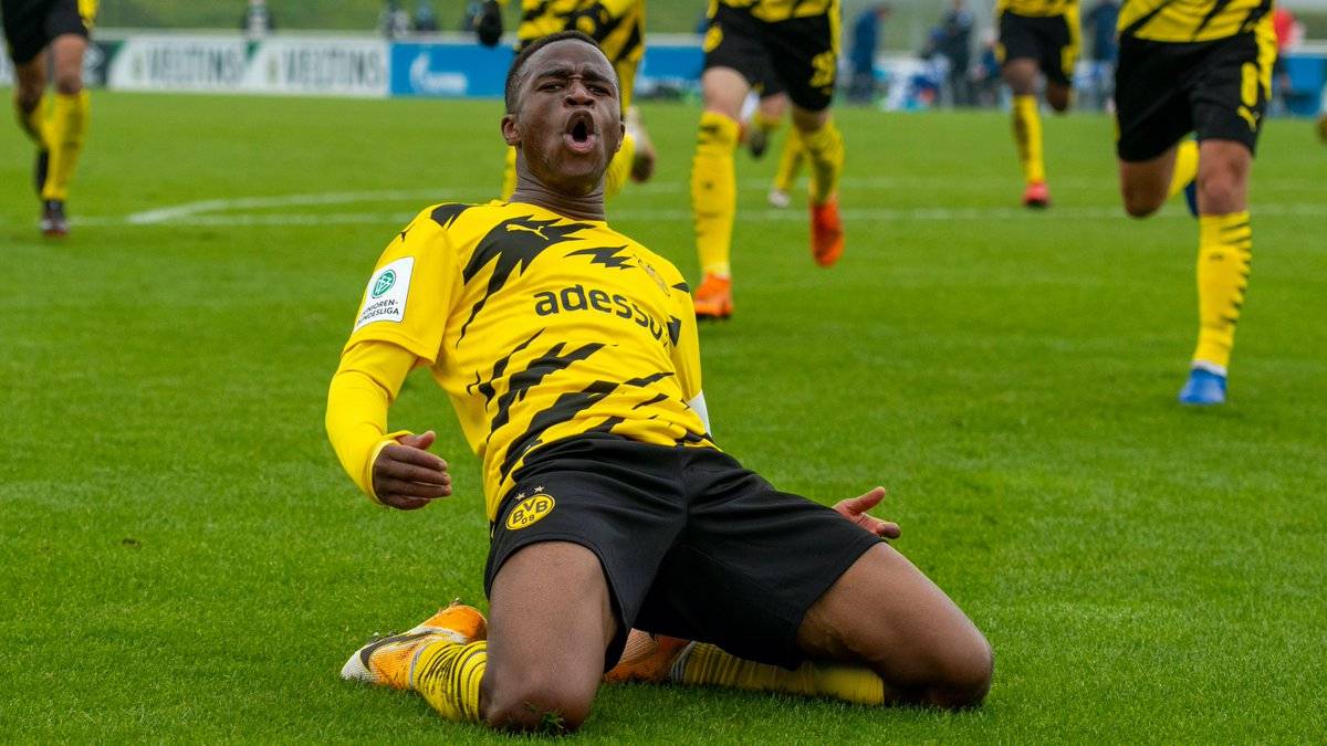 9体育-欧冠倒计时，丹佛掘金今晨主帅复盘，细节引发关注，悬念犹存，训练强度明显提升的简单介绍