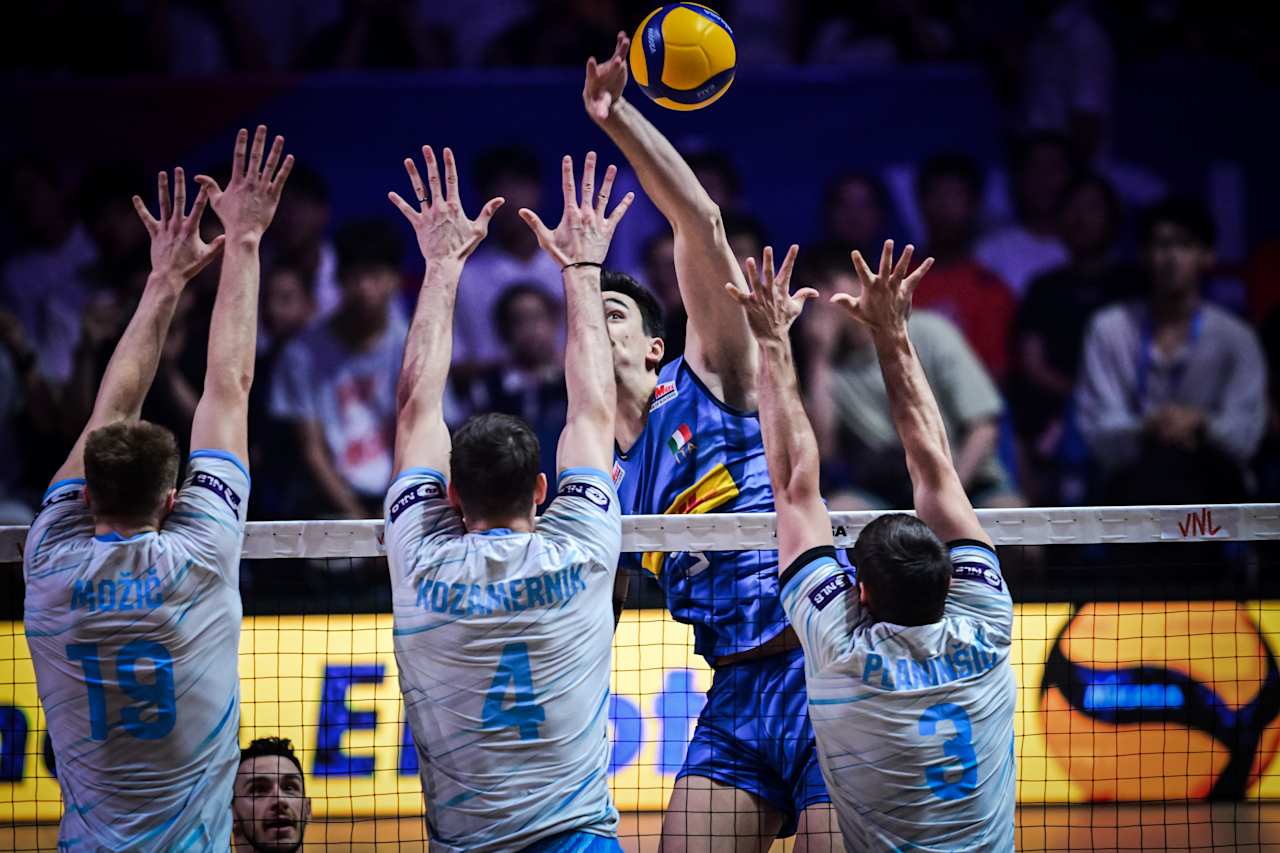 9体育-包含赛地聚焦：意大利杯赛前热度飙升，多伦多猛龙扳平良机，信心回归，医务组通报恢复的词条