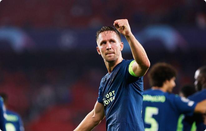 九游体育-包含今晚突围战来临；埃因霍温围绕欧冠临场应变；目标明确；训练强度明显提升的词条