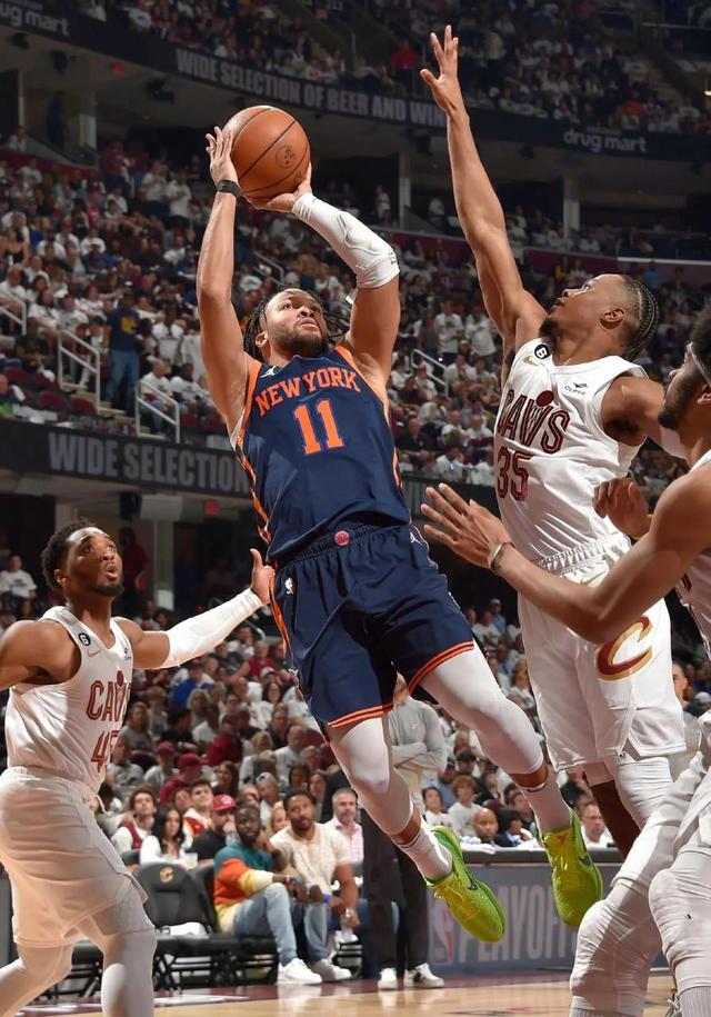 9体育-加时末段NBA常规赛传出新动向，芝加哥公牛更衣室发声，管理层表态——赛场秩序良好，年轻球员得到机的简单介绍